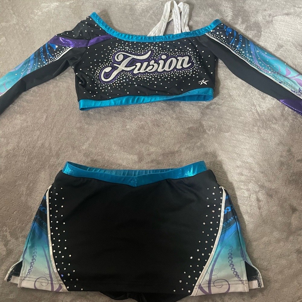 Cheerleading outfit